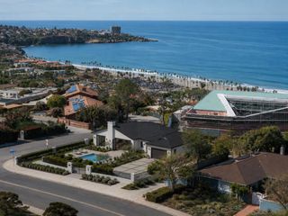 8504 Prestwick Dr, La Jolla, CA 92037