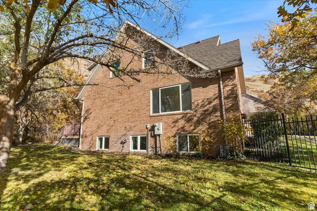 2078 E SPRING OAKS DR, Springville, UT 84663