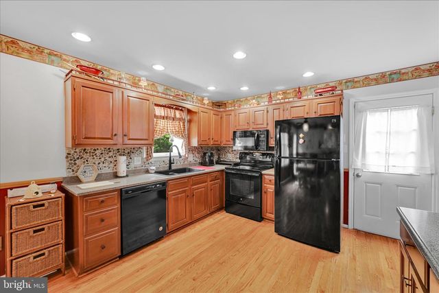 507 CREST CIR, Mohnton, PA 19540