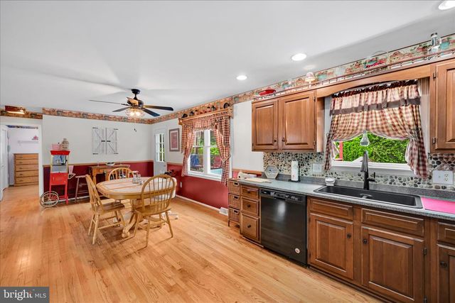 507 CREST CIR, Mohnton, PA 19540