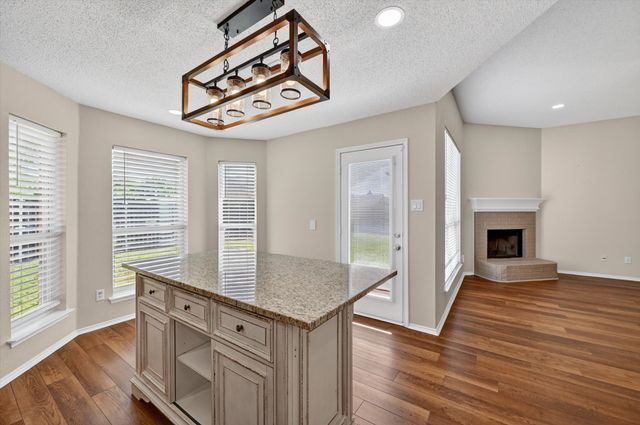 548 Marybeth Drive, Burleson, TX 76028