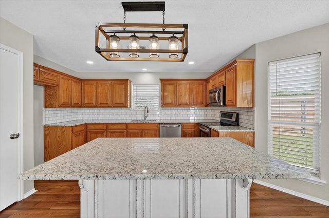 548 Marybeth Drive, Burleson, TX 76028