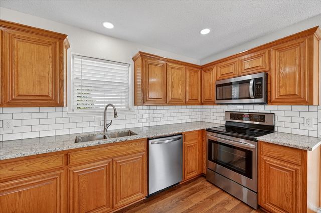 548 Marybeth Drive, Burleson, TX 76028