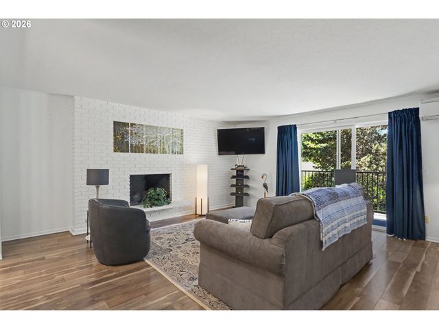 200 BURNHAM Rd 306, Lake Oswego, OR 97034