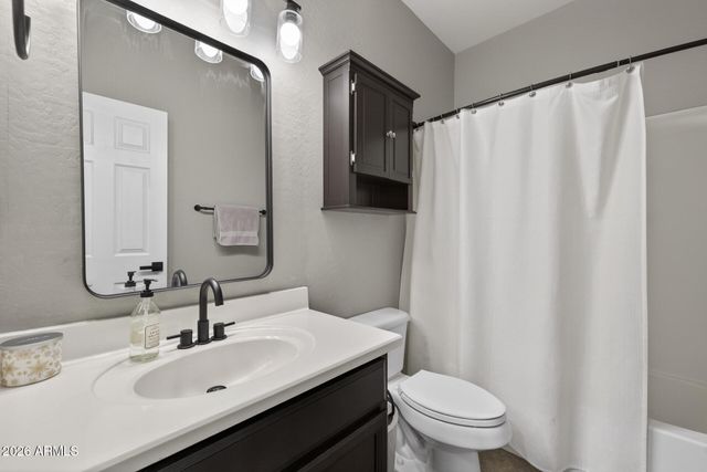 724 W TRELLIS Road, Queen Creek, AZ 85140