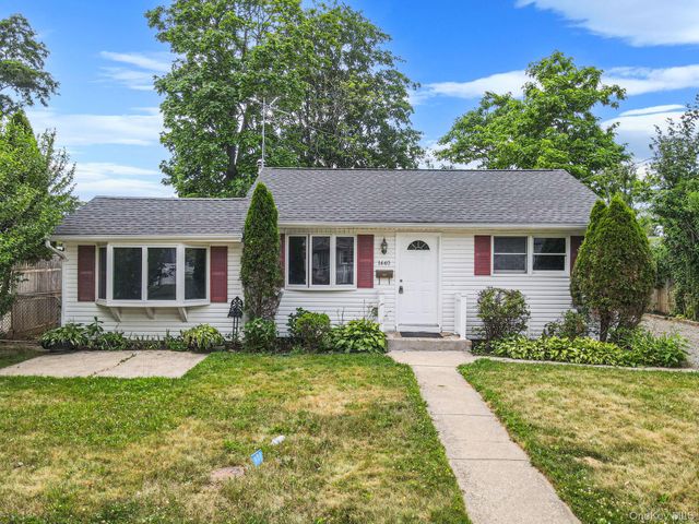 1440 Lombardy Boulevard, Bay Shore, NY 11706