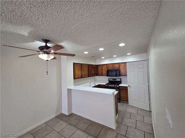 2121 Chertsey Drive D, Las Vegas, NV 89108