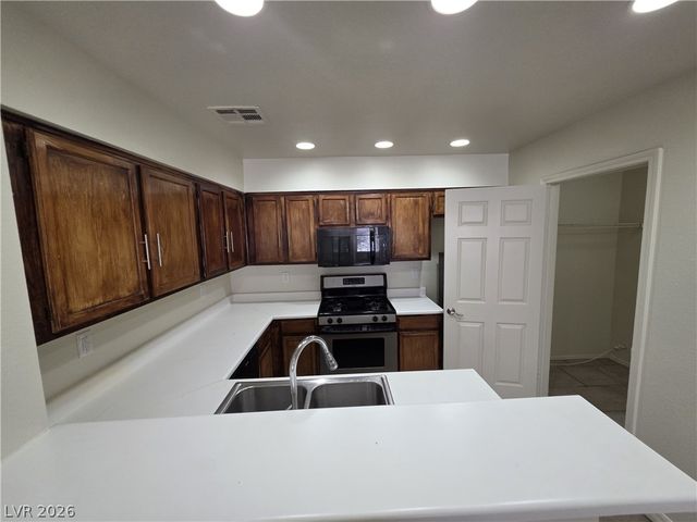 2121 Chertsey Drive D, Las Vegas, NV 89108