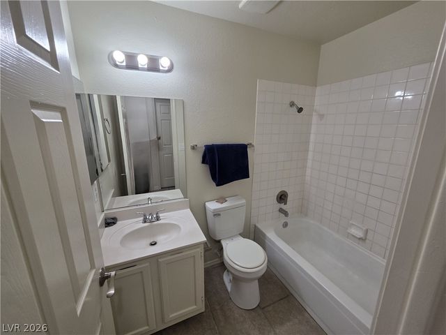 2121 Chertsey Drive D, Las Vegas, NV 89108