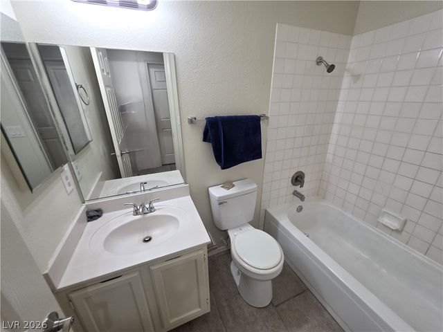 2121 Chertsey Drive D, Las Vegas, NV 89108