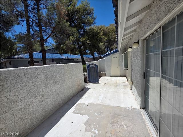 2121 Chertsey Drive D, Las Vegas, NV 89108