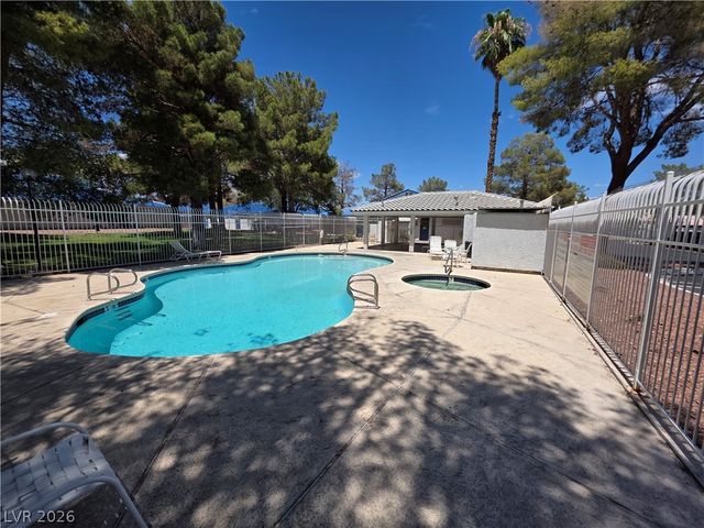 2121 Chertsey Drive D, Las Vegas, NV 89108