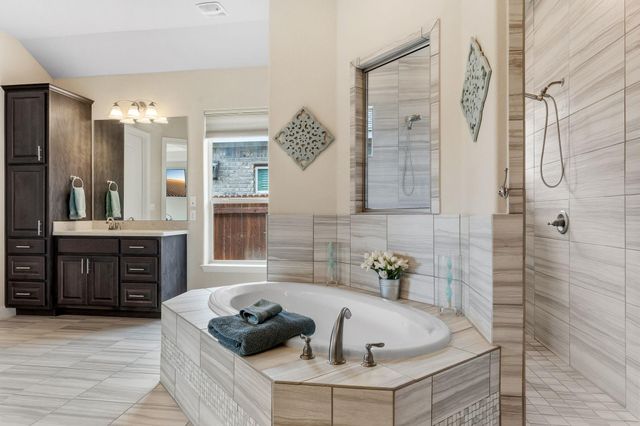 213 Garden Gate LN, Liberty Hill, TX 78642