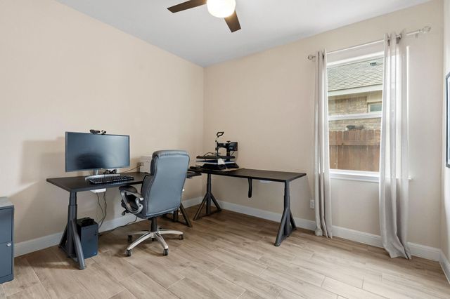 213 Garden Gate LN, Liberty Hill, TX 78642