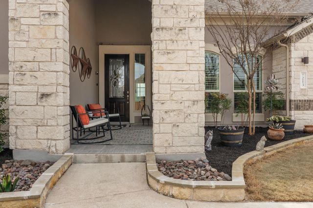 213 Garden Gate LN, Liberty Hill, TX 78642