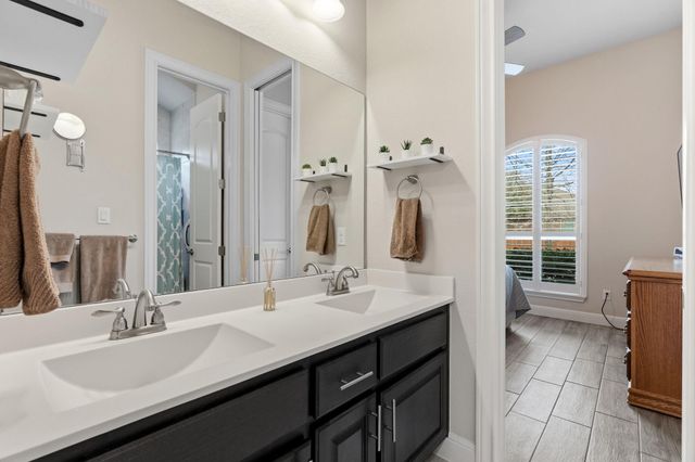 213 Garden Gate LN, Liberty Hill, TX 78642