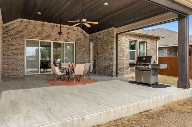 213 Garden Gate LN, Liberty Hill, TX 78642