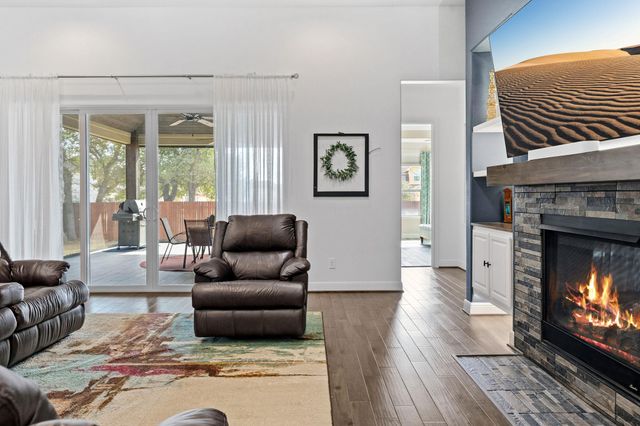 213 Garden Gate LN, Liberty Hill, TX 78642