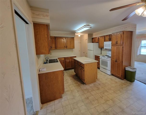 831 Meadow Drive, Davison, MI 48423