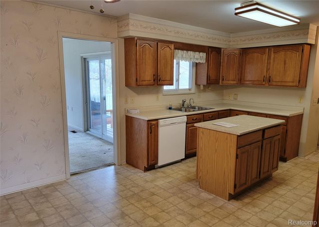 831 Meadow Drive, Davison, MI 48423