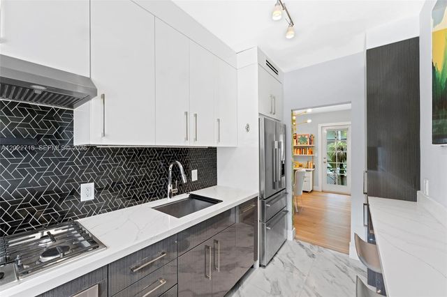 1925 Washington Ave 16, Miami Beach, FL 33139