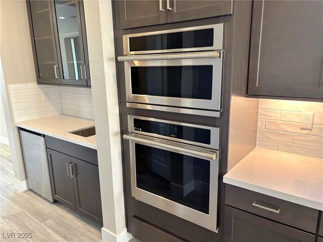 8518 Brian Strange Court, Las Vegas, NV 89113