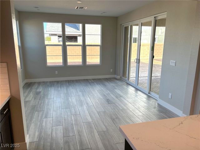 8518 Brian Strange Court, Las Vegas, NV 89113