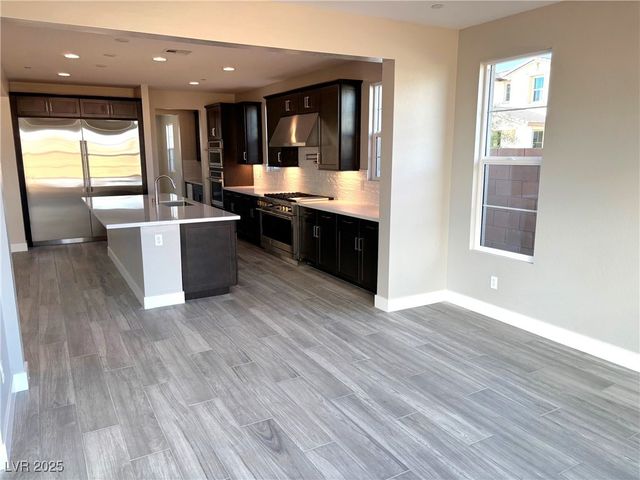 8518 Brian Strange Court, Las Vegas, NV 89113