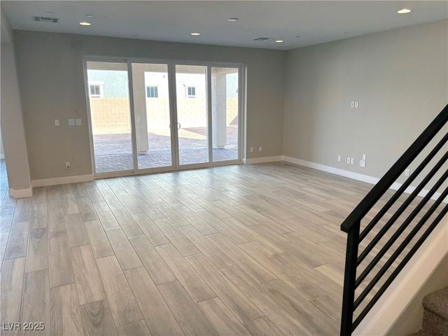 8518 Brian Strange Court, Las Vegas, NV 89113