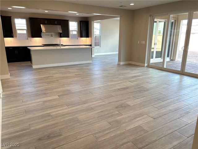 8518 Brian Strange Court, Las Vegas, NV 89113