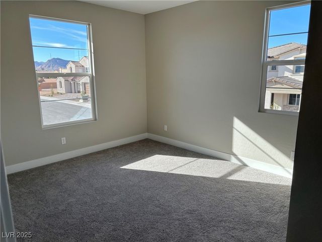 8518 Brian Strange Court, Las Vegas, NV 89113