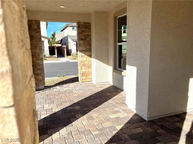 8518 Brian Strange Court, Las Vegas, NV 89113