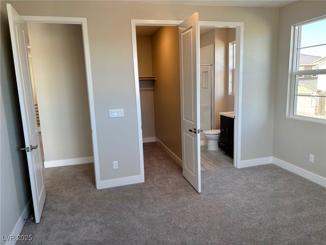 8518 Brian Strange Court, Las Vegas, NV 89113