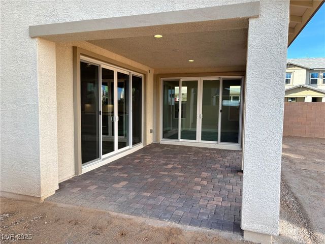 8518 Brian Strange Court, Las Vegas, NV 89113