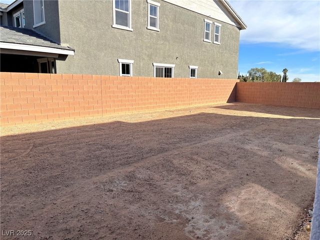 8518 Brian Strange Court, Las Vegas, NV 89113