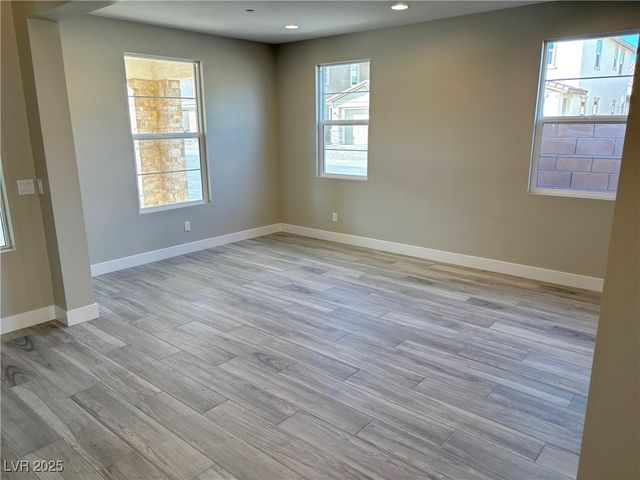 8518 Brian Strange Court, Las Vegas, NV 89113