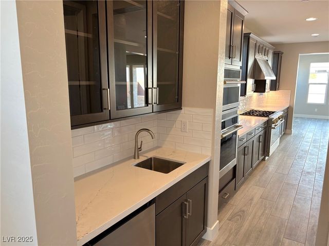 8518 Brian Strange Court, Las Vegas, NV 89113