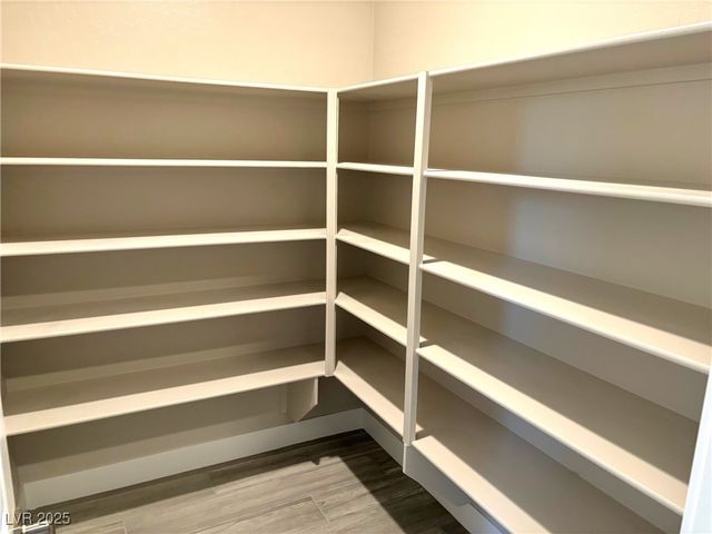 8518 Brian Strange Court, Las Vegas, NV 89113