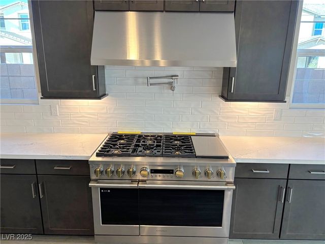 8518 Brian Strange Court, Las Vegas, NV 89113