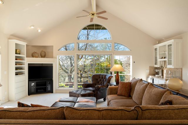 5880 Stope Way, El Dorado, CA 95623