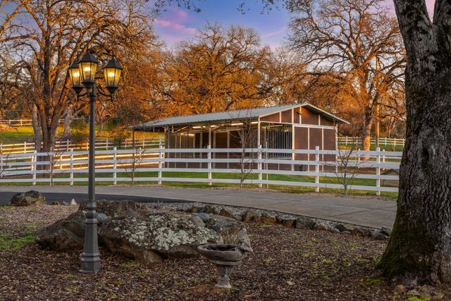 5880 Stope Way, El Dorado, CA 95623