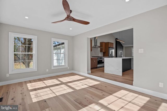 271 STOOPVILLE RD, Newtown, PA 18940