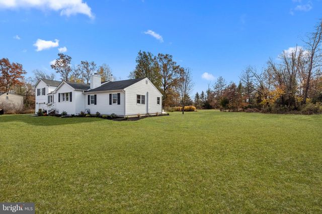 271 STOOPVILLE RD, Newtown, PA 18940