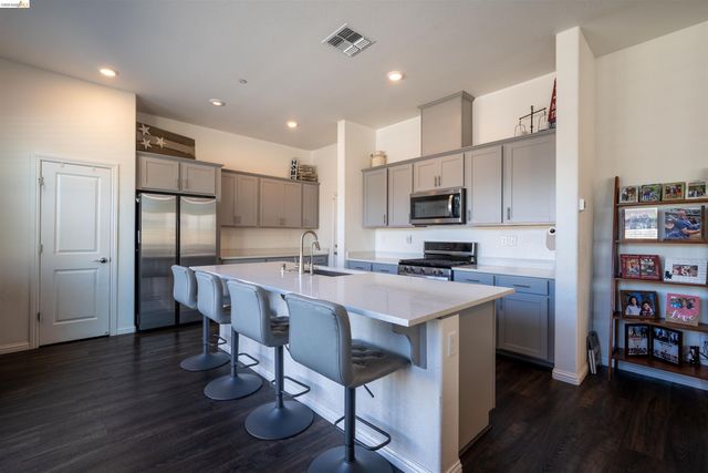58 Redberry Loop, Brentwood, CA 94513