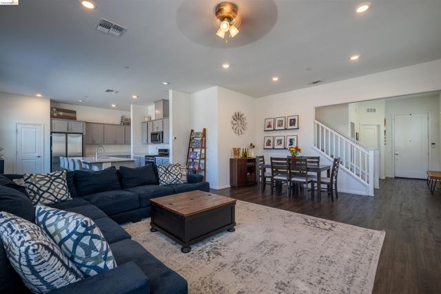 58 Redberry Loop, Brentwood, CA 94513