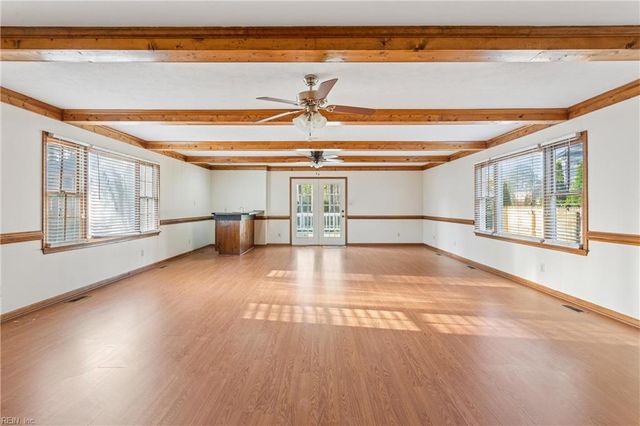 13 Estate DR, Hampton, VA 23666