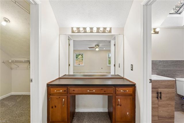 13 Estate DR, Hampton, VA 23666