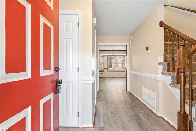 13 Estate DR, Hampton, VA 23666