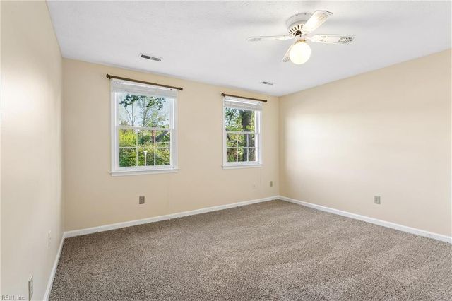 13 Estate DR, Hampton, VA 23666
