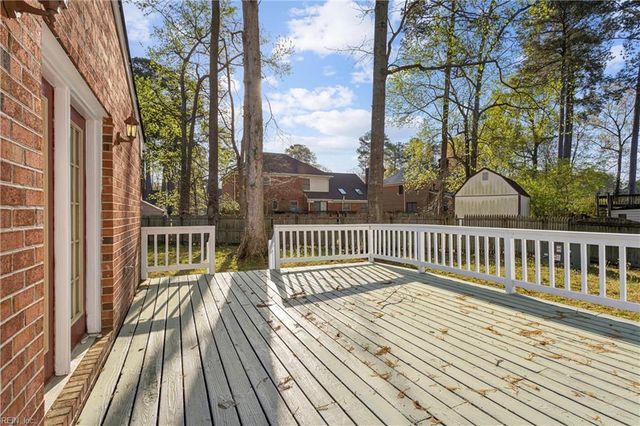 13 Estate DR, Hampton, VA 23666